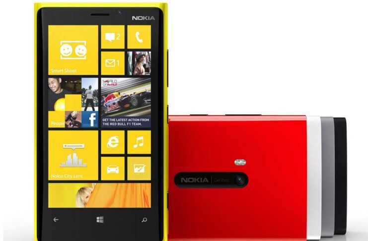 Torna il Lumia 920 senza Nokia e senza Windows Phone