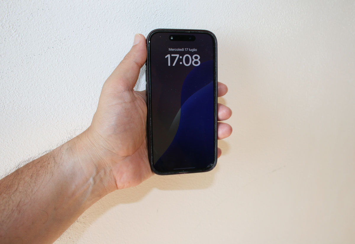 Come usare iPhone con una sola mano Come usare iPhone con una sola mano