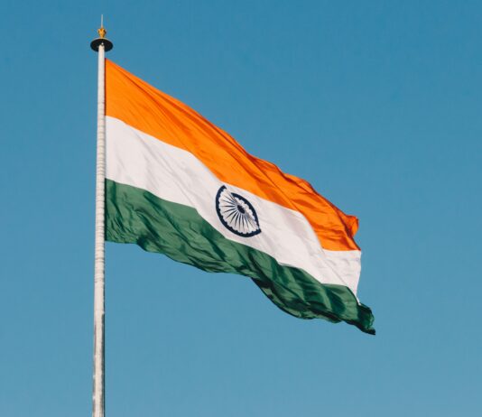 Tegole in India per Apple, il vecchio aggiornamento a iOS 18 nel mirino delle autorità Apple pronta a produrre iPhone Pro in India
