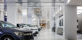 CATL crea il primo centro di esperienza con 100 auto elettriche