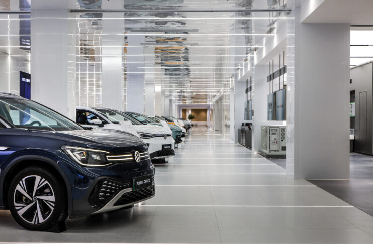 CATL crea il primo centro di esperienza con 100 auto elettriche