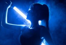 La lampada Ulanzi VL119 sembra una spada laser, solo 17 € La lampada Ulanzi VL119 sembra una spada laser, solo 17 €