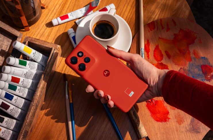 Motorola edge 50 neo ed edge 50, smartphone fascia media con sensore Sony