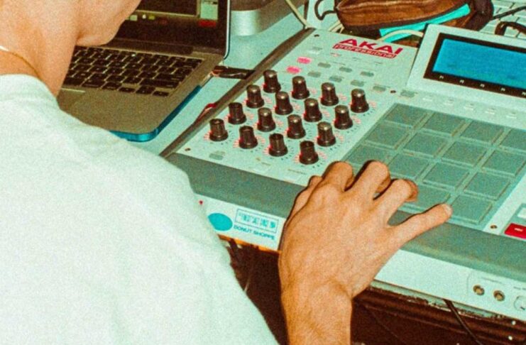 Una startup che si occupa di AI ritiene legittimo arraffare brani musicali online