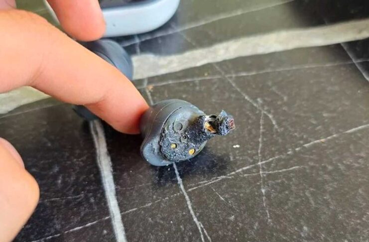 Galaxy Buds FE esplodono creando danni permanenti all'udito di una donna