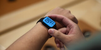 iPhone 16, AirPods 4 e Apple Watch 10 arrivano nei negozi nel mondo