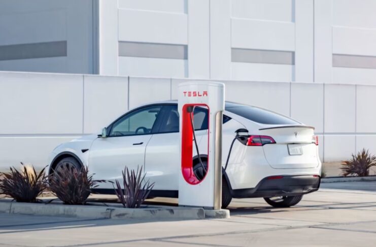 Tesla Model Y, l’elettrica più venduta sarà rinnovata nel 2025