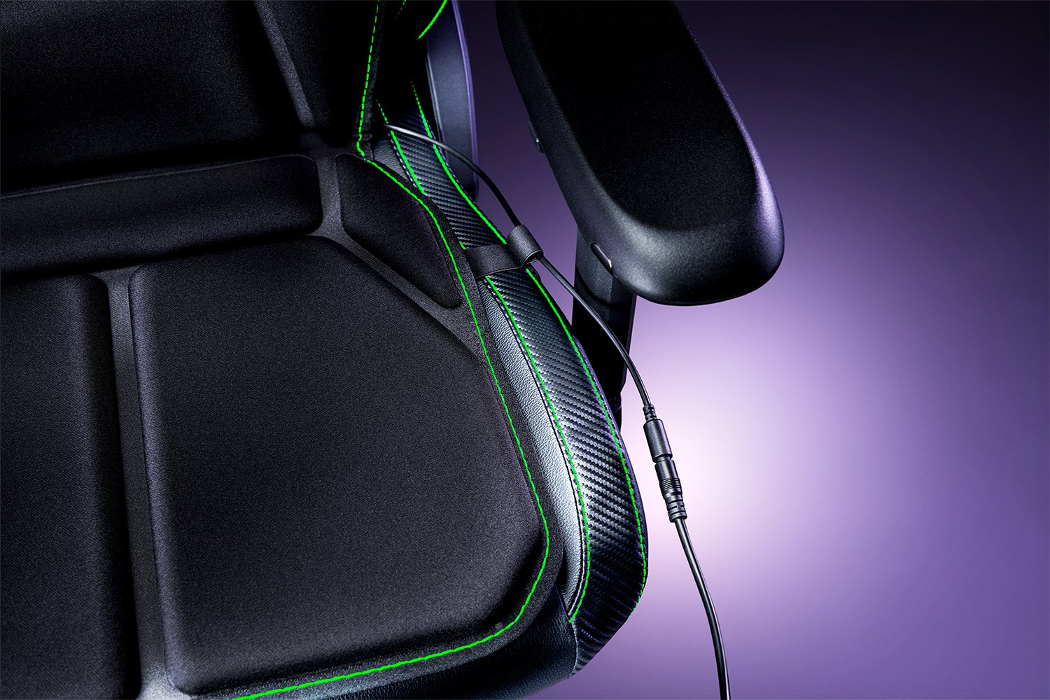 Recensione Razer Freyja, il cuscino aptico che introduce una nuova esperienza al computer - macitynet.it Recensione Razer Freyja, il cuscino aptico che introduce una nuova esperienza al computer - macitynet.it