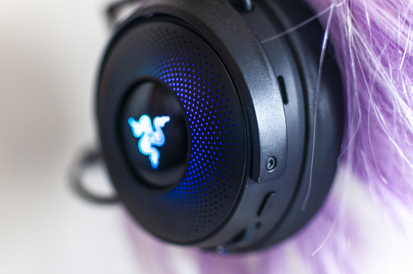 Recensione cuffie da gaming Razer Kraken V4 Pro, c’è un nuovo sceriffo in città Recensione cuffie da gaming Razer Kraken V4 Pro, c’è un nuovo sceriffo in città