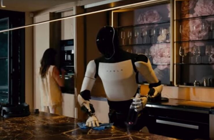 Per Elon Musk Tesla Optimus sarà il prodotto più grande di sempre