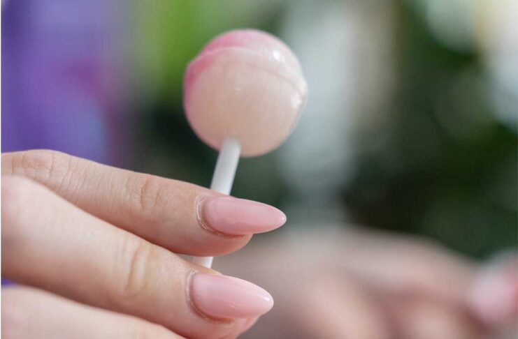 Un dispositivo a forma di lecca lecca per portare il senso del gusto nella Realtà Virtuale - macitynet.it