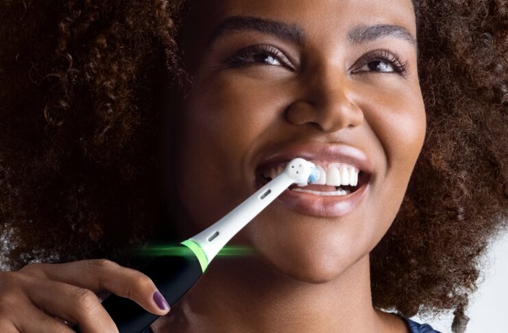 Black Friday, Oral-B Genius, spazzolino con intelligenza artificiale costa solo 89,99 € - macitynet.it