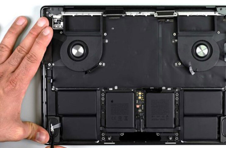 Lo smontaggio del MacBook Pro M4 rivela interno e piccole modifiche al design - macitynet.it