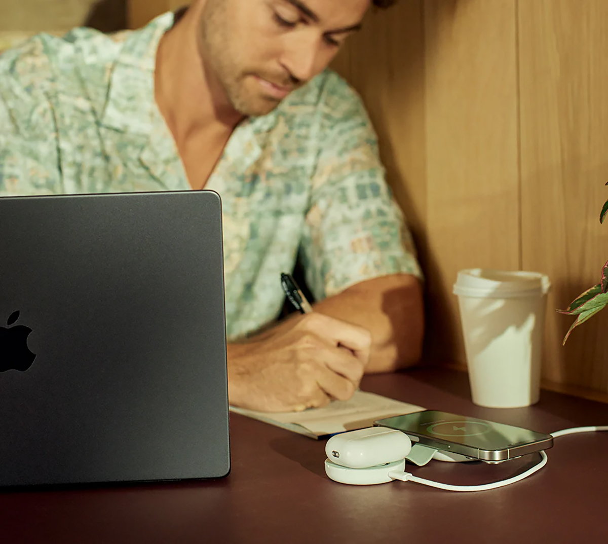 ButterFly SE, un gadget supercompatto per ricaricare iPhone, Apple Watch e AirPods - macitynet.it ButterFly SE, un gadget supercompatto per ricaricare iPhone, Apple Watch e AirPods - macitynet.it