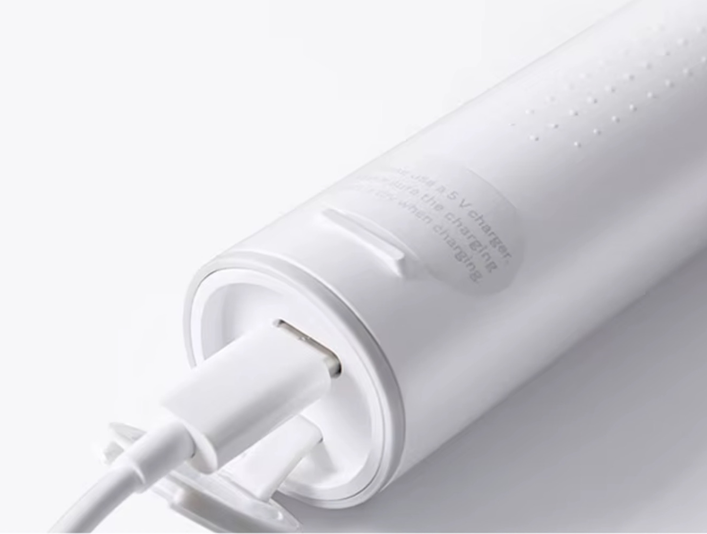 T300, lo spazzolino da denti sonico in offerta a soli 17 € - macitynet.it T300, lo spazzolino da denti sonico in offerta a soli 17 € - macitynet.it