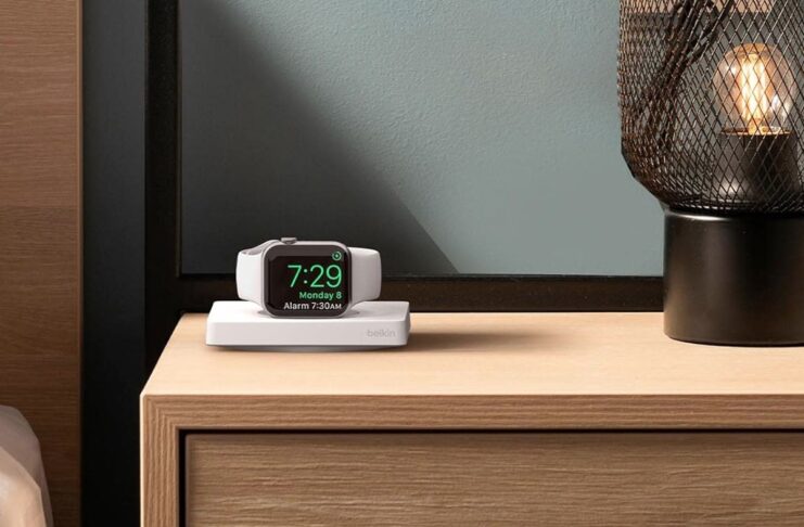 A metà prezzo l'elegante caricabatterie veloce e da viaggio Belkin per Apple Watch - macitynet.it