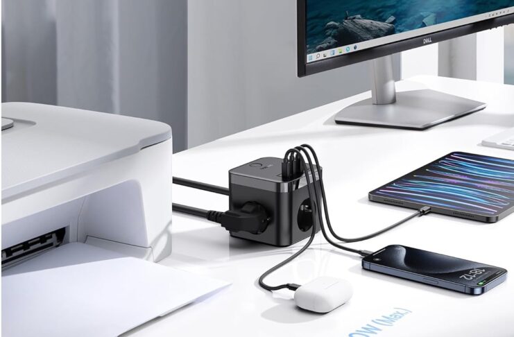 Baseus PowerCombo Cube, caricabatterie a 4 porte con funzione ciabatta Schuko a 27,99€ - macitynet.it