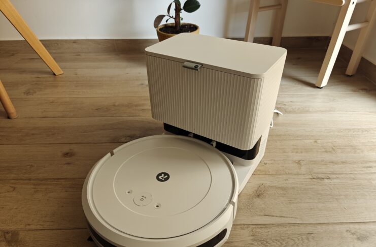Roomba Combo 2 Essential fa l'essenziale, ma lo fa bene - macitynet.it