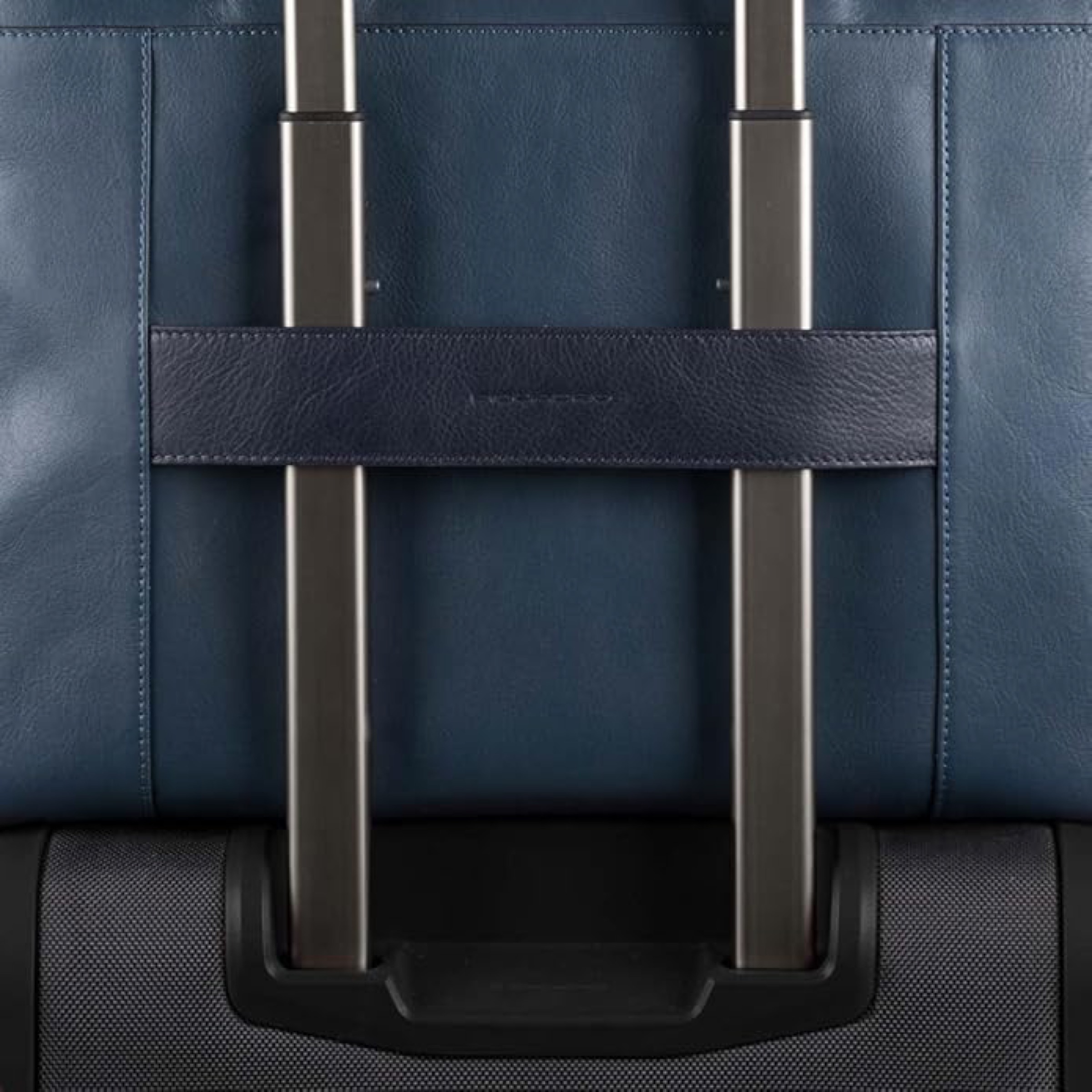 Piquadro sconta borse, zaini e cartelle in pelle, ideali per un regalo di Natale - macitynet.it Piquadro sconta borse, zaini e cartelle in pelle, ideali per un regalo di Natale - macitynet.it