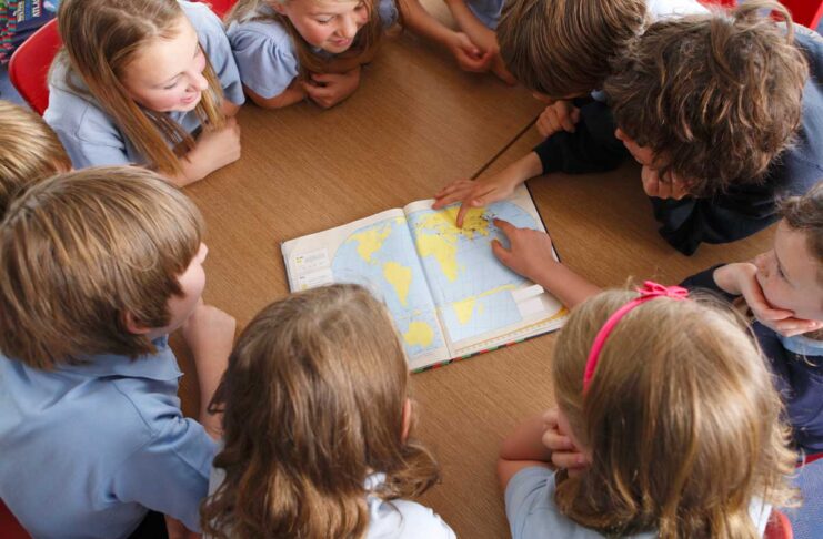 L'esperienza dei genitori è a favore di più libri e materiali cartacei nelle scuole - macitynet.it