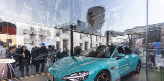 Xiaomi SU7 Max incanta Milano, la fotogalleria - macitynet.it