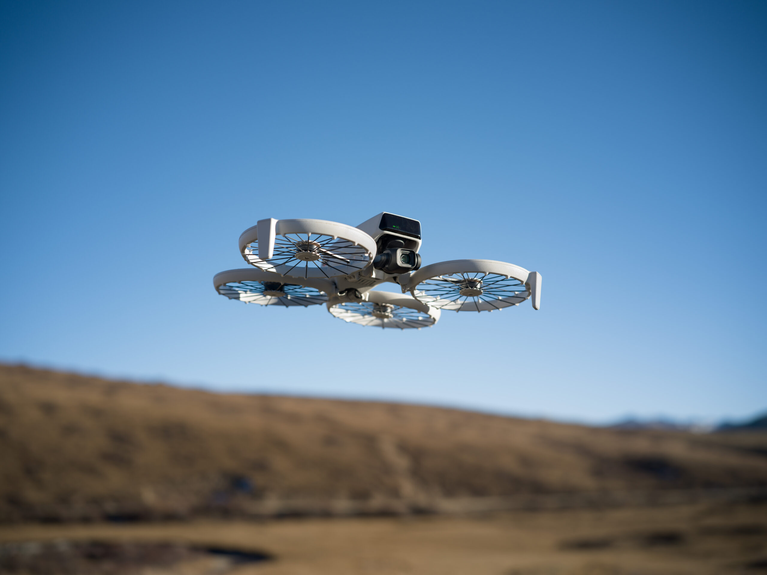 DJI Flip è il nuovo drone pieghevole per vlog e fotografia aerea - macitynet.it DJI Flip è il nuovo drone pieghevole per vlog e fotografia aerea - macitynet.it