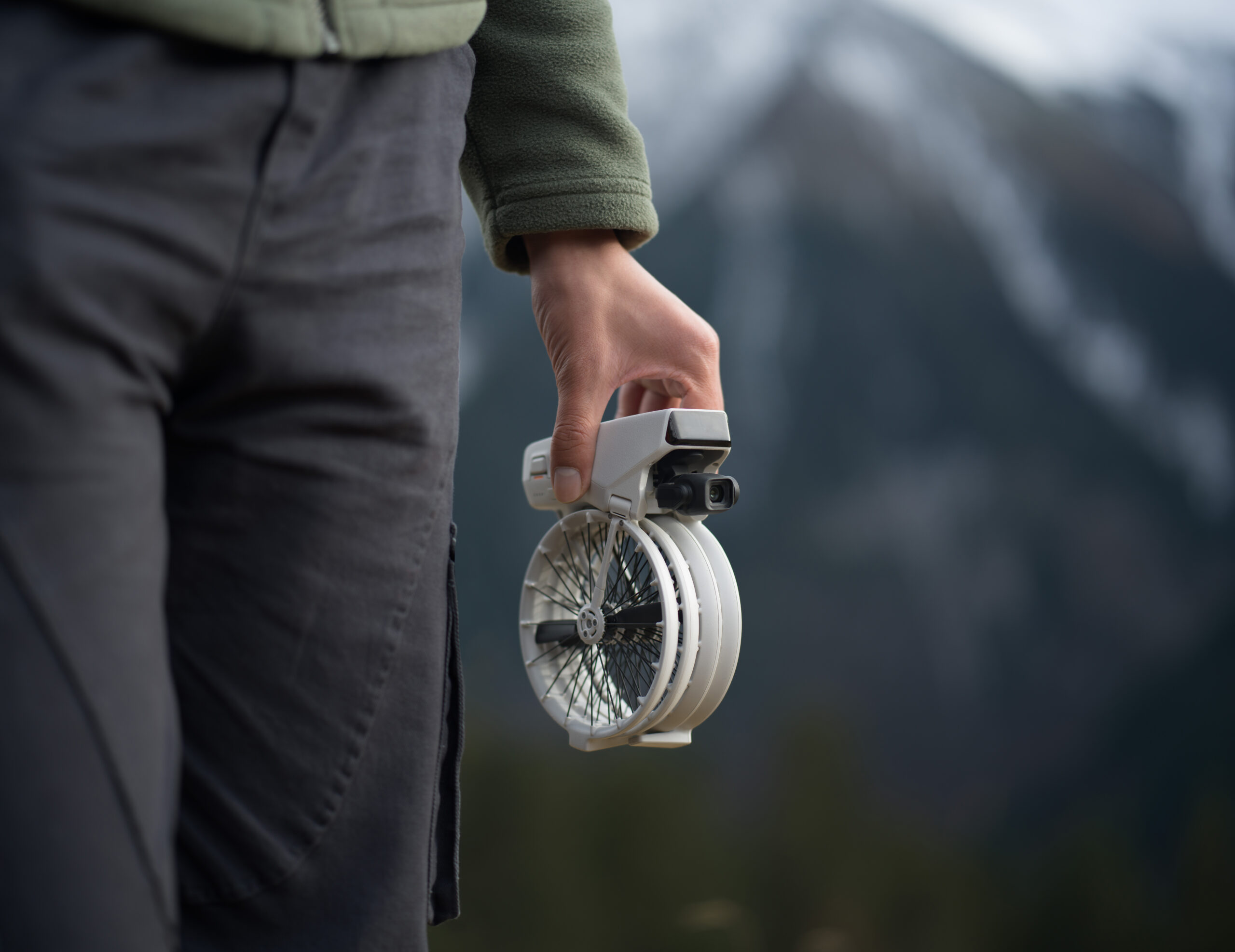 DJI Flip è il nuovo drone pieghevole per vlog e fotografia aerea - macitynet.it DJI Flip è il nuovo drone pieghevole per vlog e fotografia aerea - macitynet.it