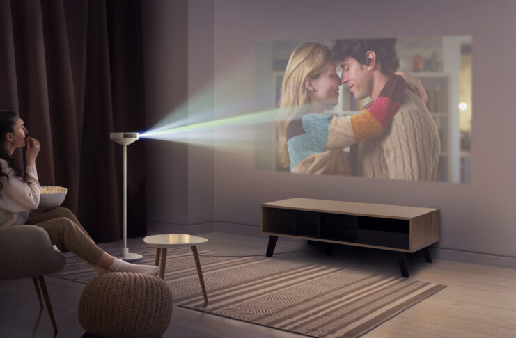 LG trasforma al CES 2025 i proiettori in elementi di arredo - macitynet.it