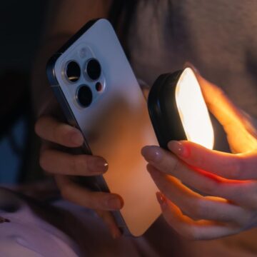 SMALLRIG Vibe P48, la torcia MagSafe per video di qualità con iPhone - macitynet.it