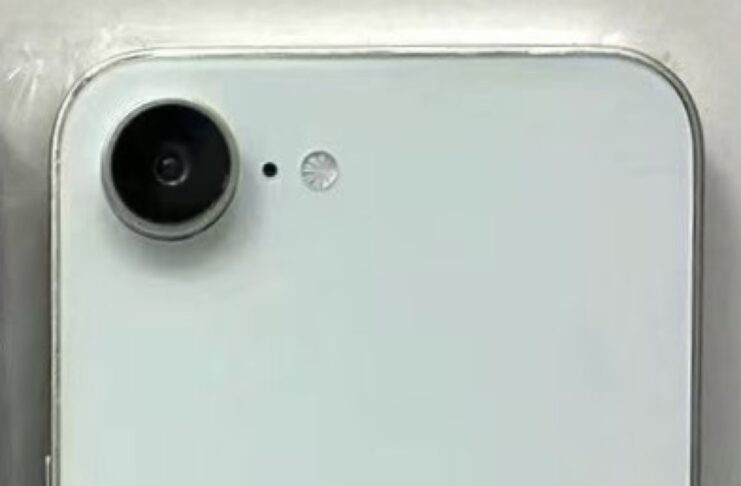 iPhone SE 4 svelato nudo e crudo nei primi modelli non funzionanti - macitynet.it