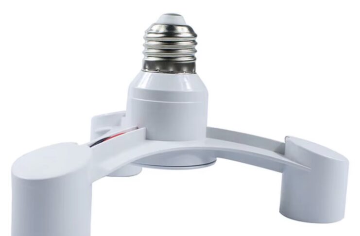 Portalampada triplo, mettete insieme 3 lampadine spendendo solo 1,50 € - macitynet.it