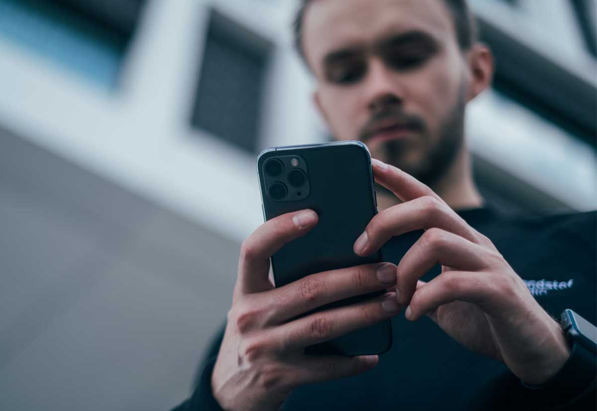 L’UE impone gli smartphone sostenibili con la legge ESPR