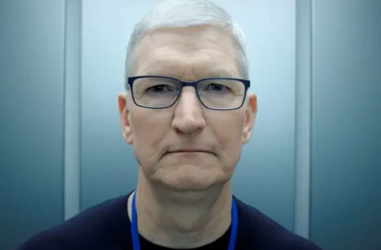Tim Cook prende l'ascensore di Severance - macitynet.it