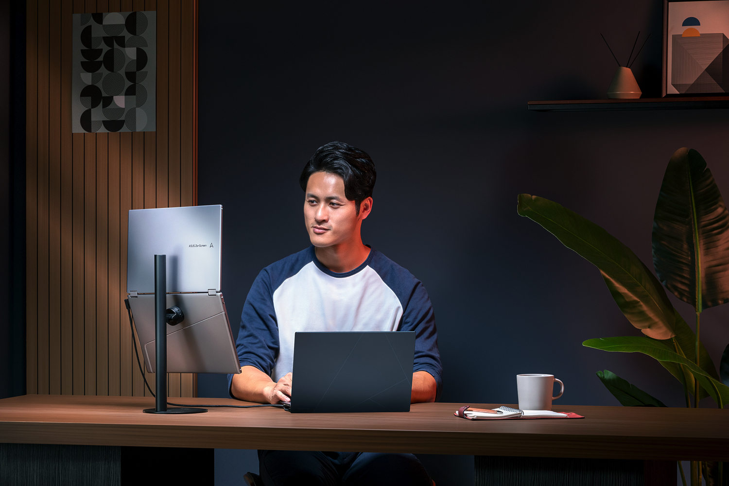 Asus ZenScreen Duo OLED MQ149CD è il monitor portatile pronto a tutto - macitynet.it