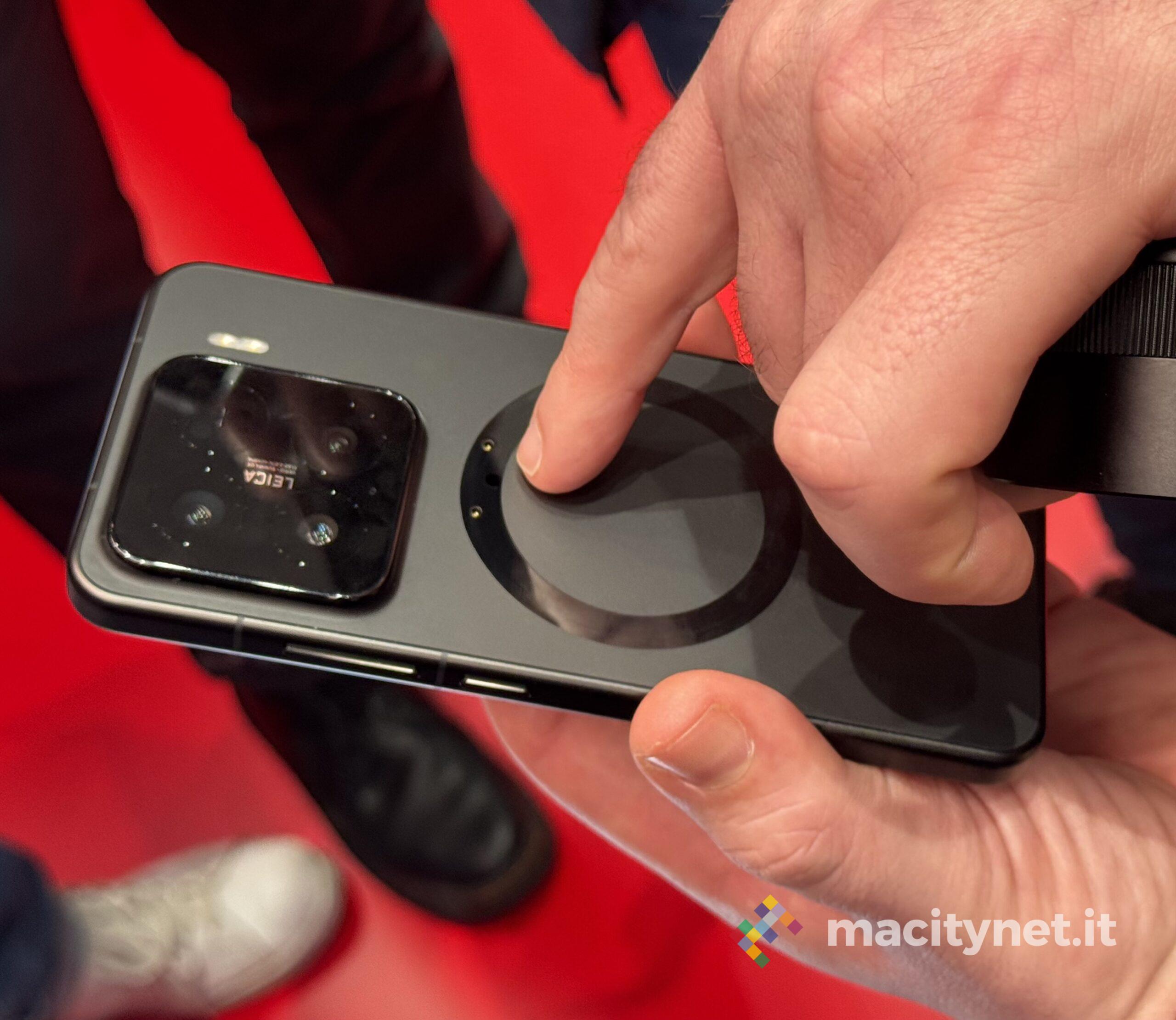 Al MWC 2025 Xiaomi svela l'obiettivo magnetico modulare - macitynet.it