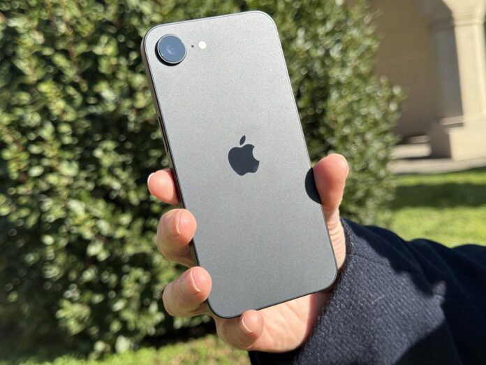 iPhone 16e, comprarlo o no è una questione di intelligenza - macitynet.it