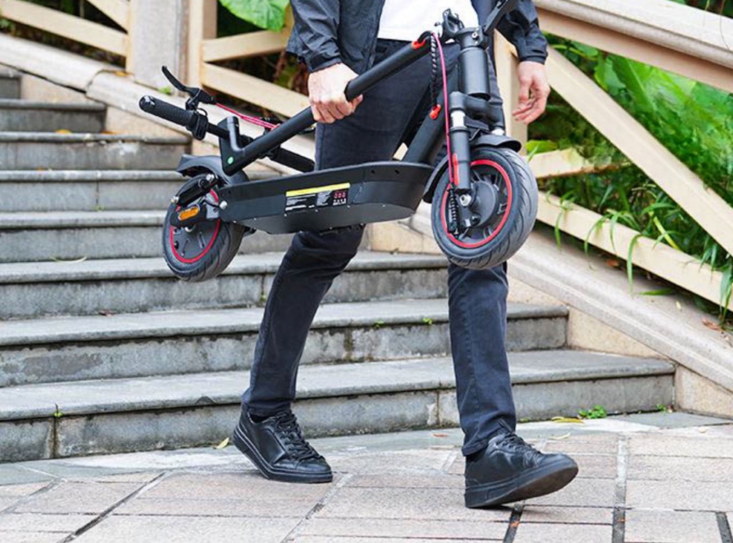 Da GeekMall monopattini e bici elettriche in offerta speciale - macitynet.it