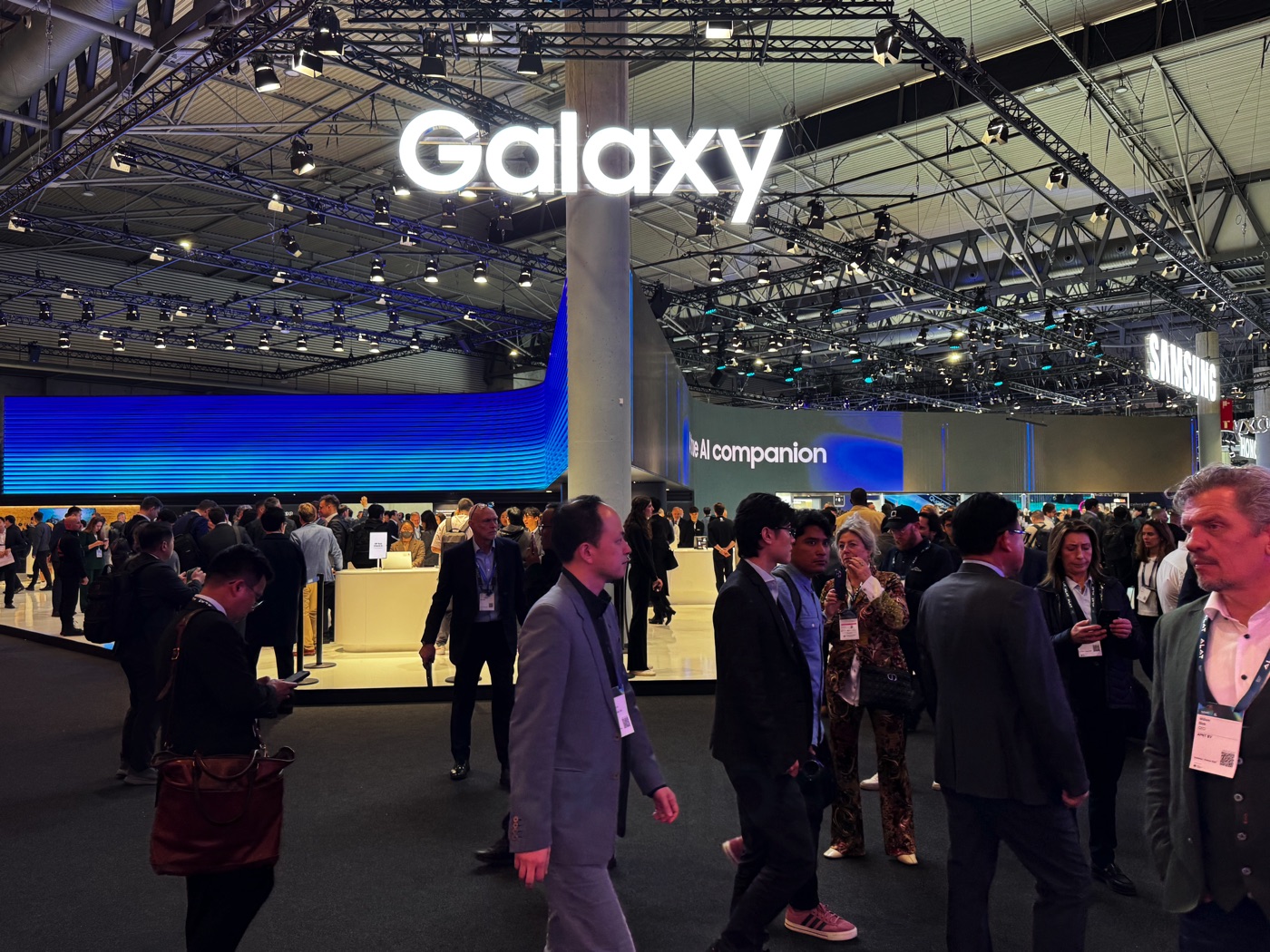 Tutto sulla AI di Samsung al MWC 2025 - macitynet.it