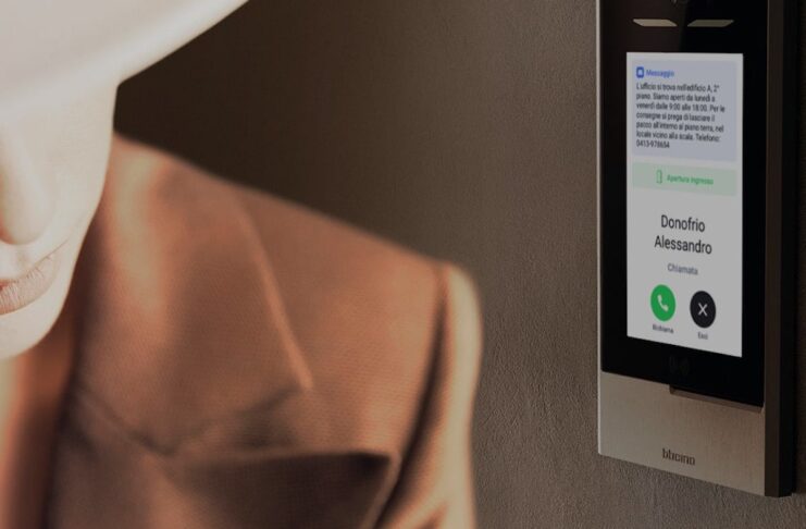 Citofono connesso Bticino Linea 5000 with Netatmo, il touch plurifamiliare programmabile - macitynet.it