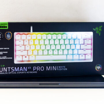 Recensione Razer Huntsman V3 Pro Mini White Edition, tanta tecnologia che sta quasi in tasca - macitynet.it