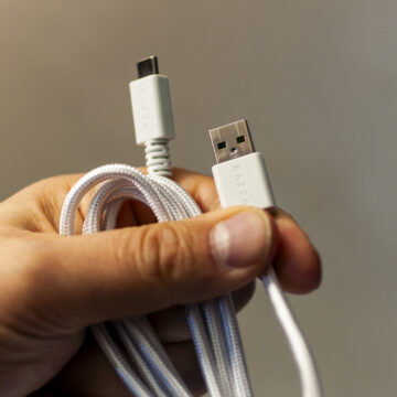 Recensione Razer Huntsman V3 Pro Mini White Edition, tanta tecnologia che sta quasi in tasca - macitynet.it