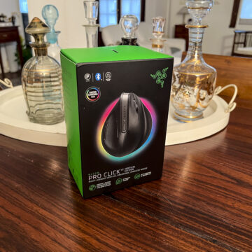 Recensione Razer Pro Click V2 Vertical Edition, mouse verticale con l’Intelligenza Artificiale dentro - macitynet.it