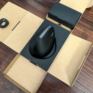 Recensione Razer Pro Click V2 Vertical Edition, mouse verticale con l’Intelligenza Artificiale dentro - macitynet.it