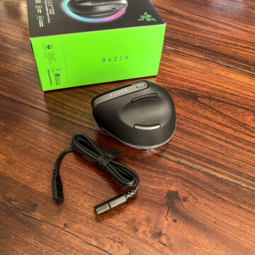 Recensione Razer Pro Click V2 Vertical Edition, mouse verticale con l’Intelligenza Artificiale dentro - macitynet.it