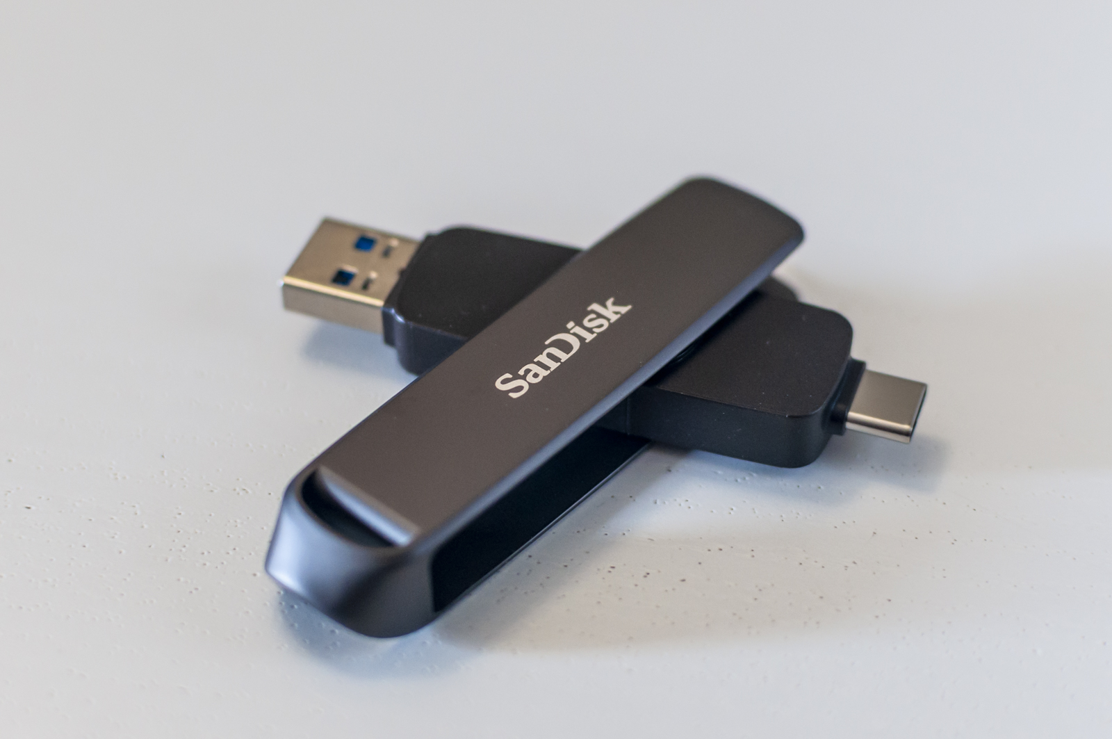 Recensione SanDisk Extreme PRO Dual Drive, non chiamatela solo Chiavetta USB - macitynet.it Recensione SanDisk Extreme PRO Dual Drive, non chiamatela solo Chiavetta USB - macitynet.it