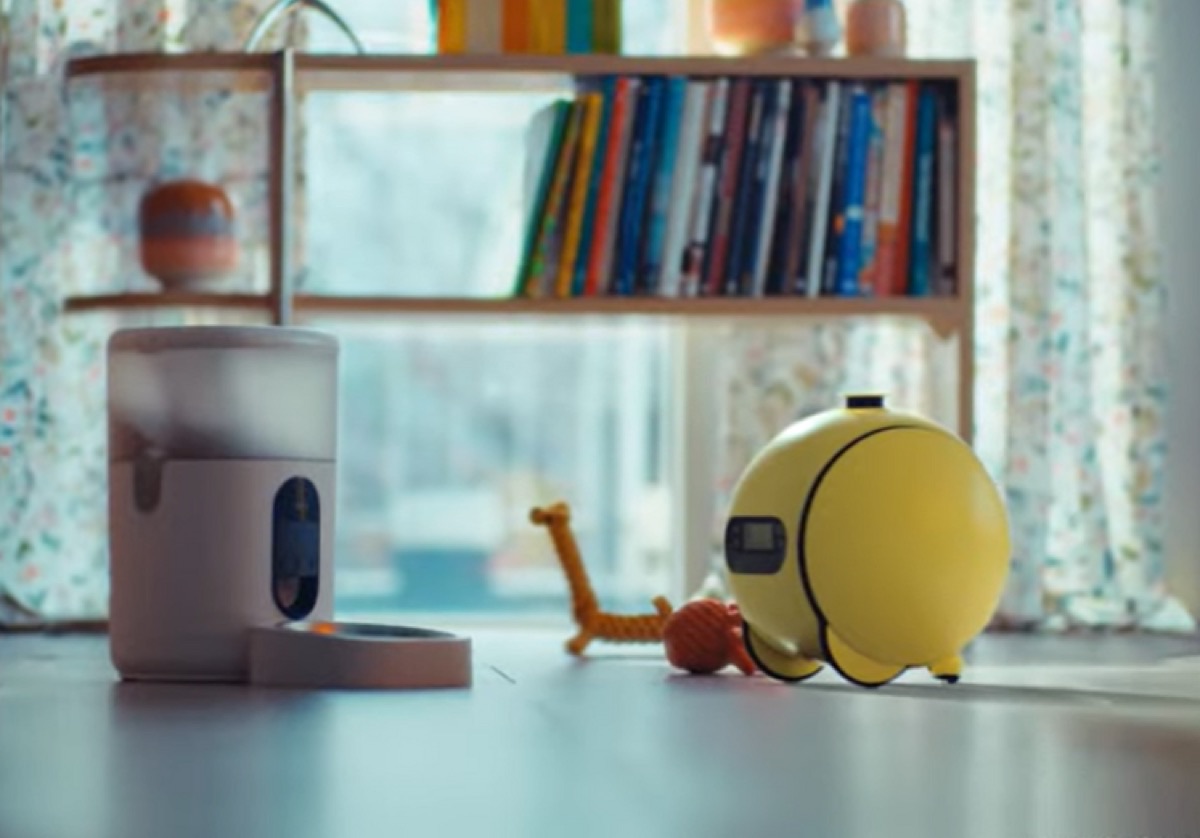 Samsung lancia il suo robot domestico AI, anche stilista personale - macitynet.it