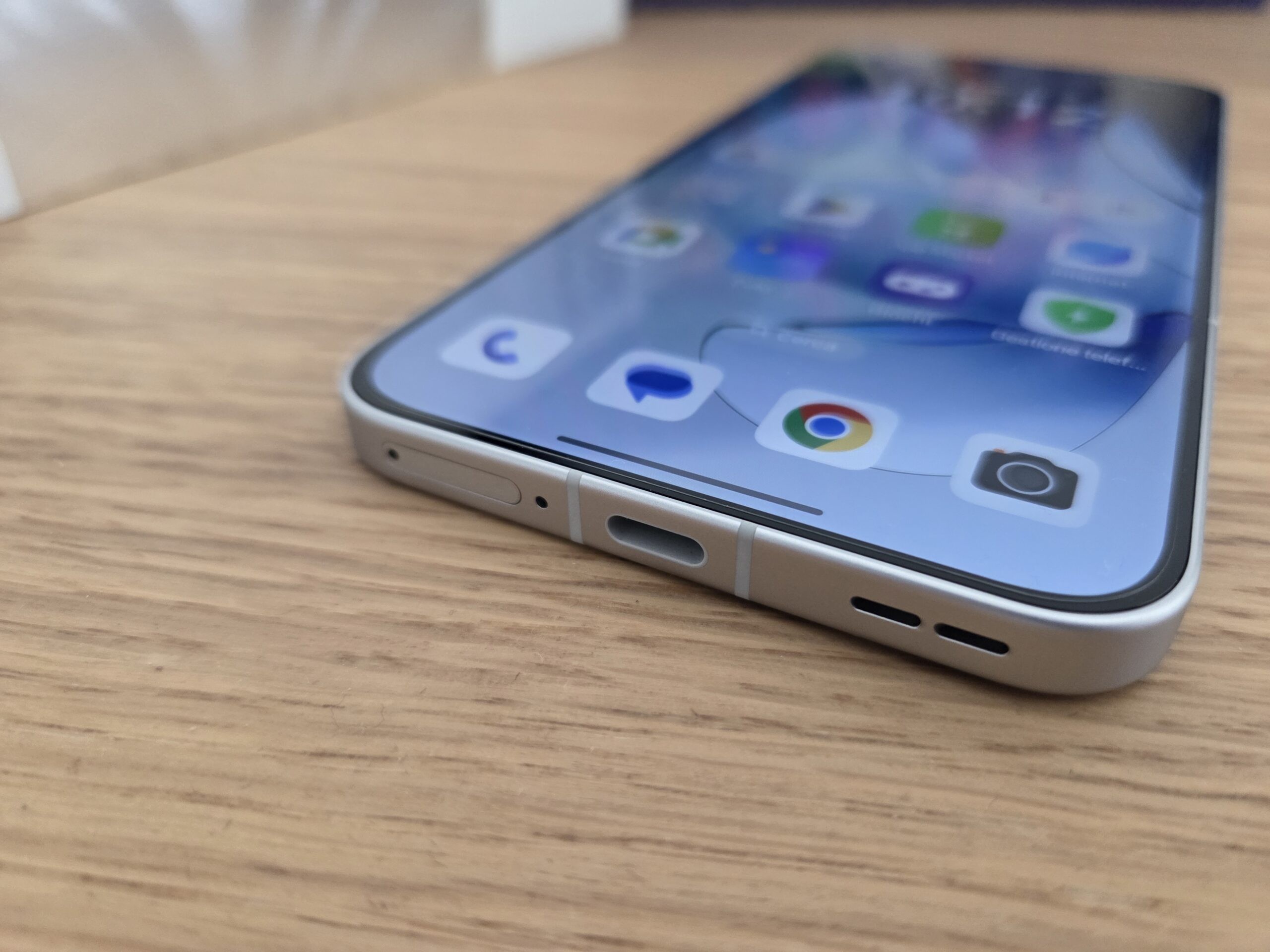 Recensione OPPO Reno 13 5G, ottime fotocamere e autonomia sorprendente - macitynet.it Recensione OPPO Reno 13 5G, ottime fotocamere e autonomia sorprendente - macitynet.it