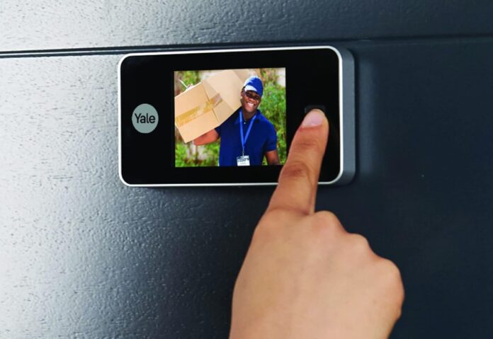 Una fotocamera Yale al posto dello spioncino, sconto a 50,92€ su Amazon - macitynet.it