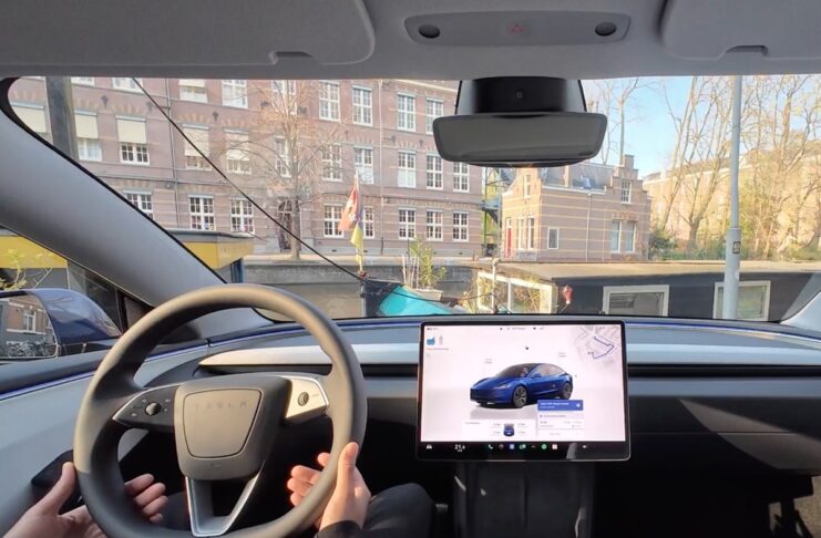 Tesla FSD in Amsterdam guida bene tra biciclette e strade strette - macitynet.it