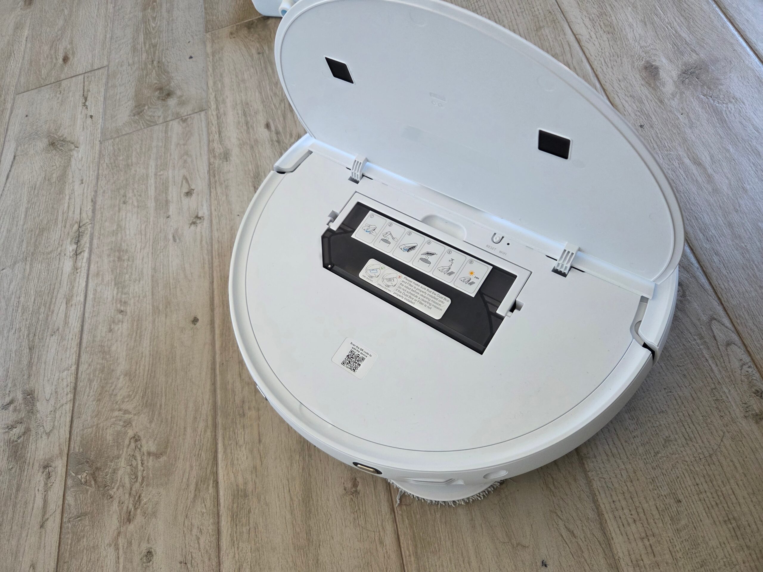 Recensione EZVIZ RS20 Pro, un robot aspirapolvere che non ti aspetti - macitynet.it